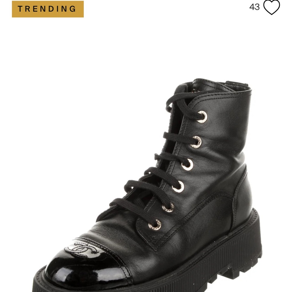 Chanel calfskin boots - Picture 2 of 5